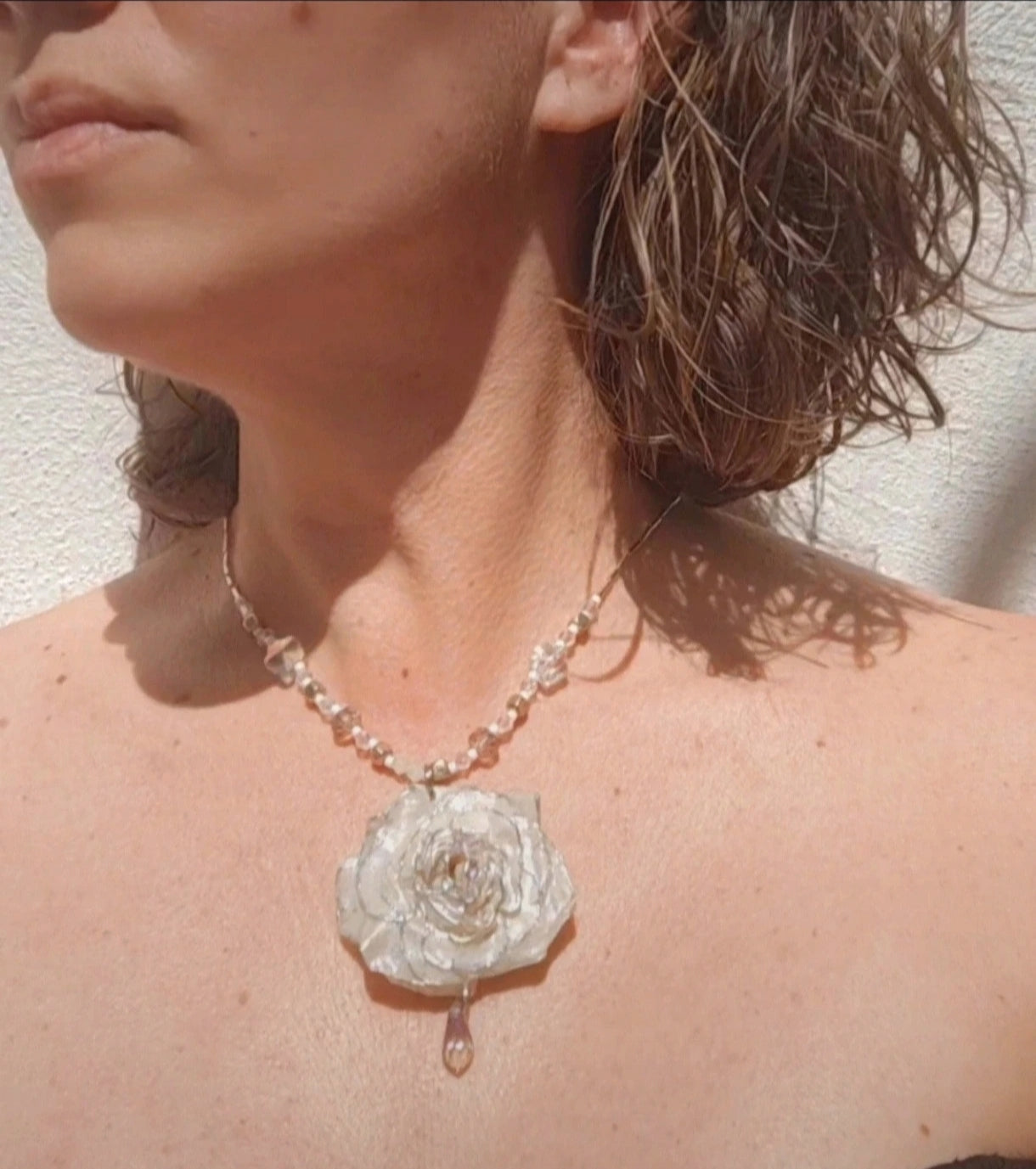 Collar con rosa natural en resina – Rosa real y auténtica Joyería artesanal con flores reales secas, regalo único inspirado en la naturaleza