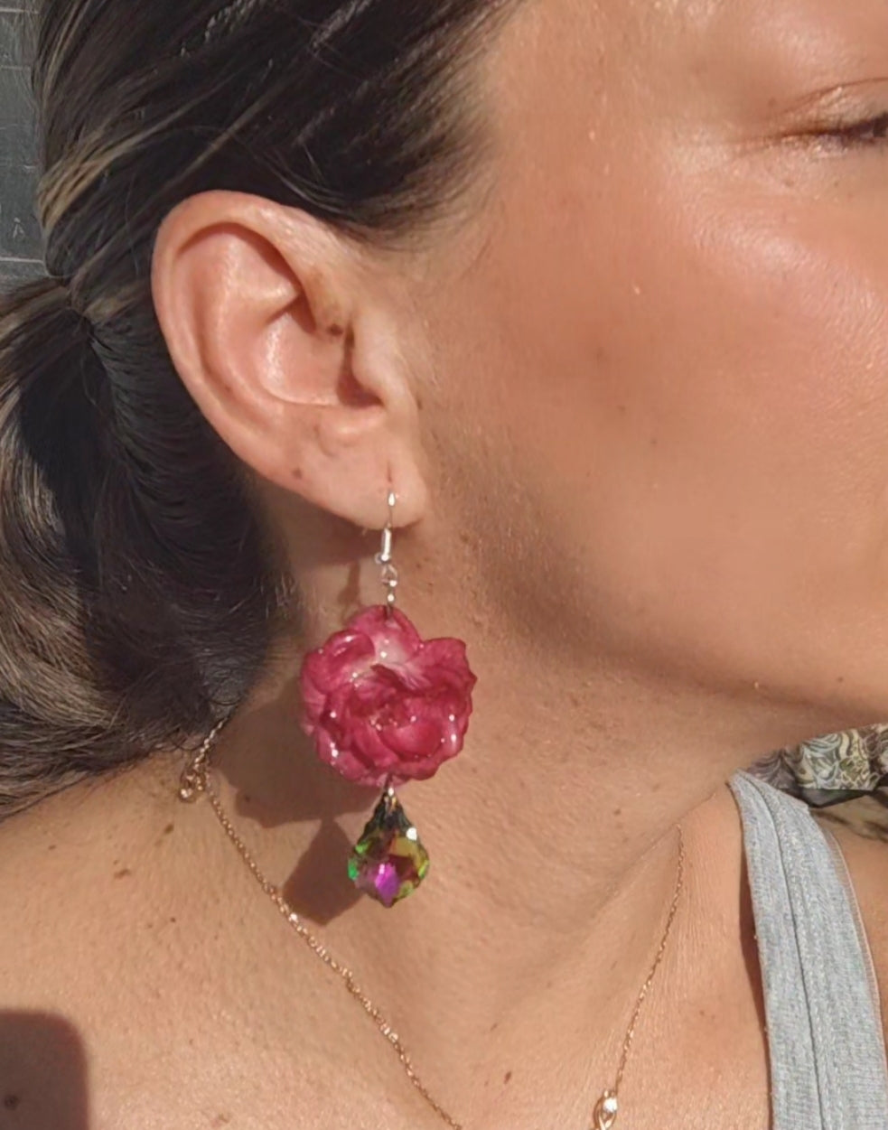 Pendientes artesanos de rosas reales resinadas
