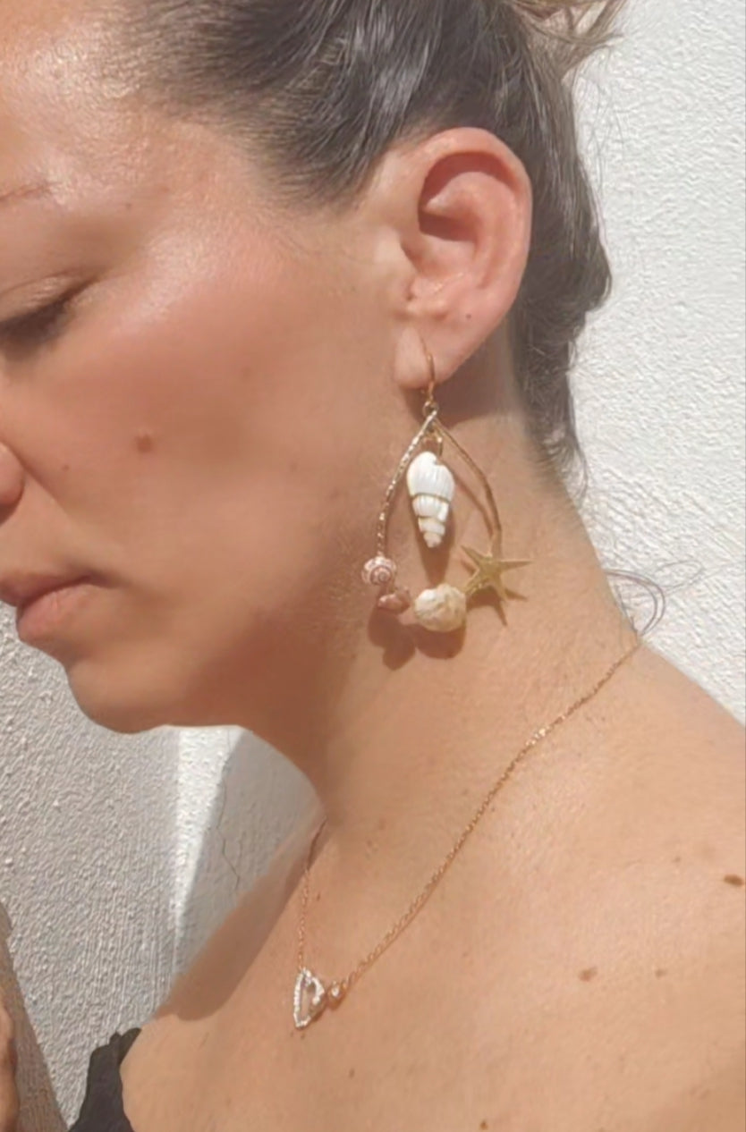Pendientes con elementos marinos naturales
