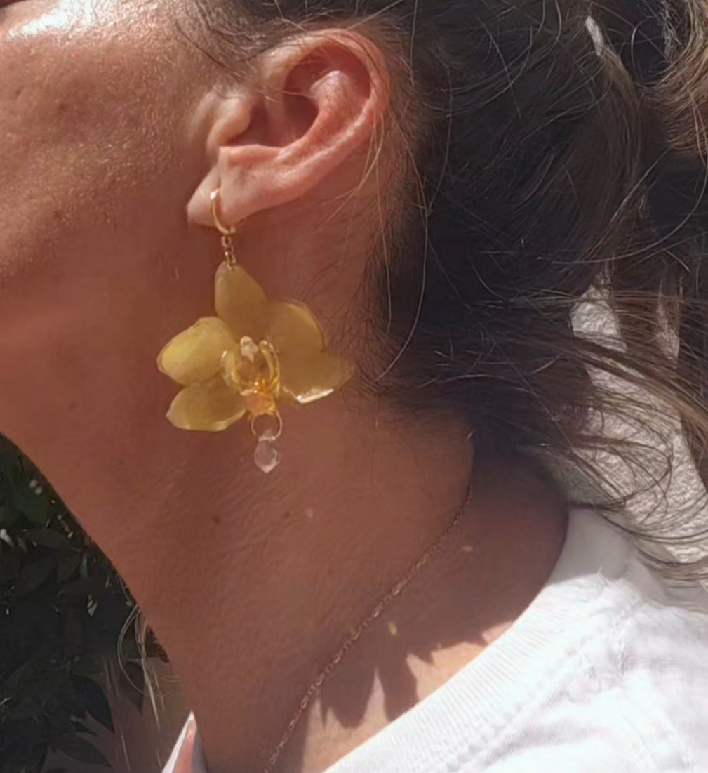 Pendientes de orquídea amarilla auténtica, joyería de resina hecha a mano, pendientes florales colgantes para mujer, regalo botánico