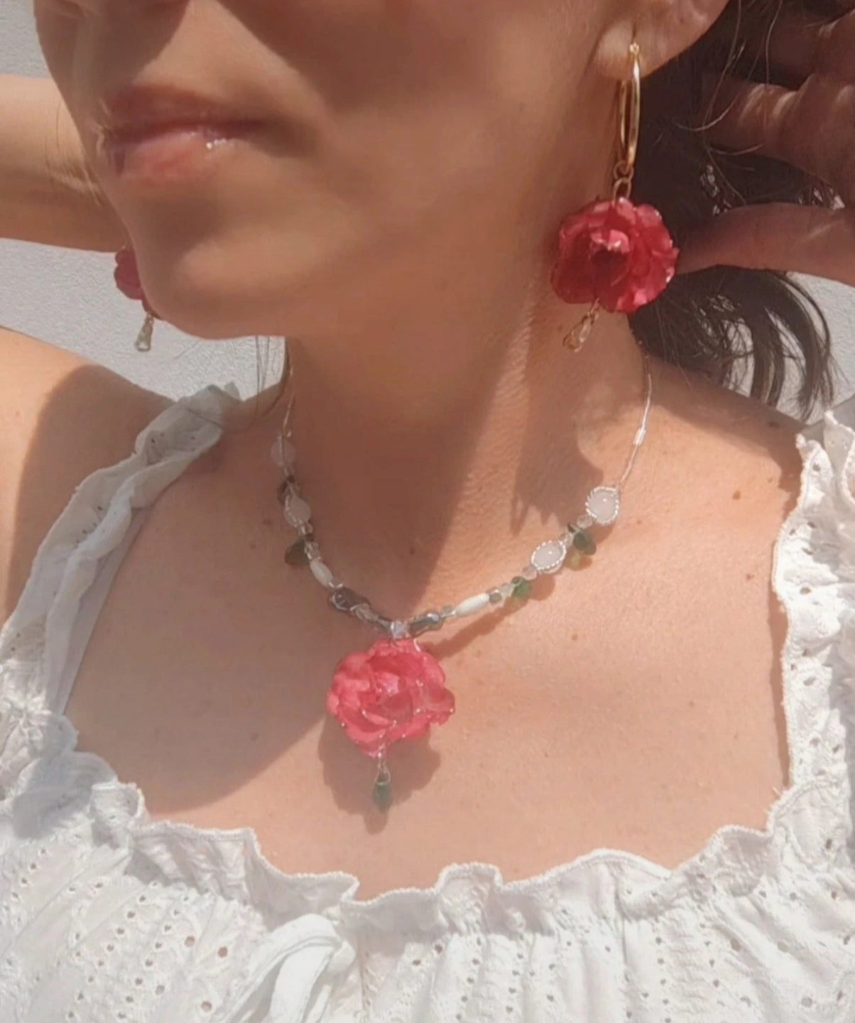 Collar con rosa natural real en resina – Joyería artesanal con flores reales secas - Colgante de collar de rosa real